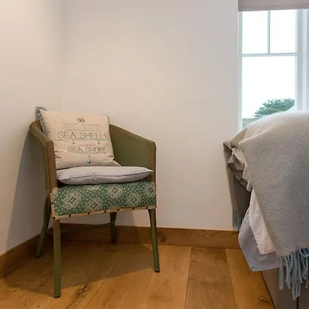 Holiday home Lovely By Coastal Footpath & Surf Beaches! Bude